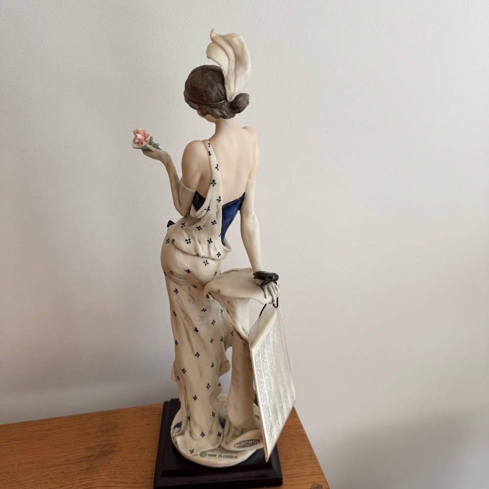 Giuseppe Armani Florence “Camille” Figurine 2000 Italy Porcelain Lady Statue - Picture 11 of 12